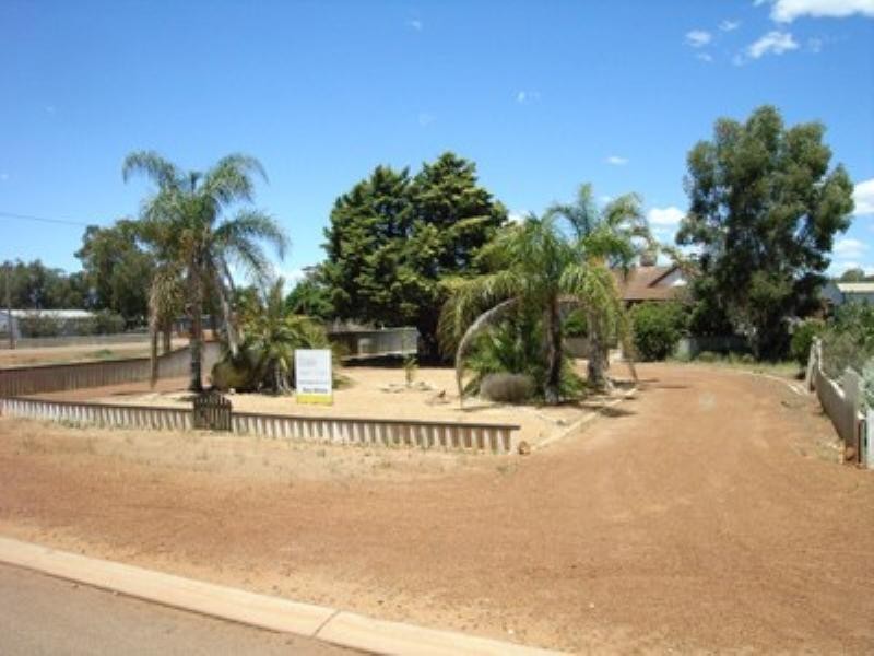 64 Williamson, Three Springs WA 6519