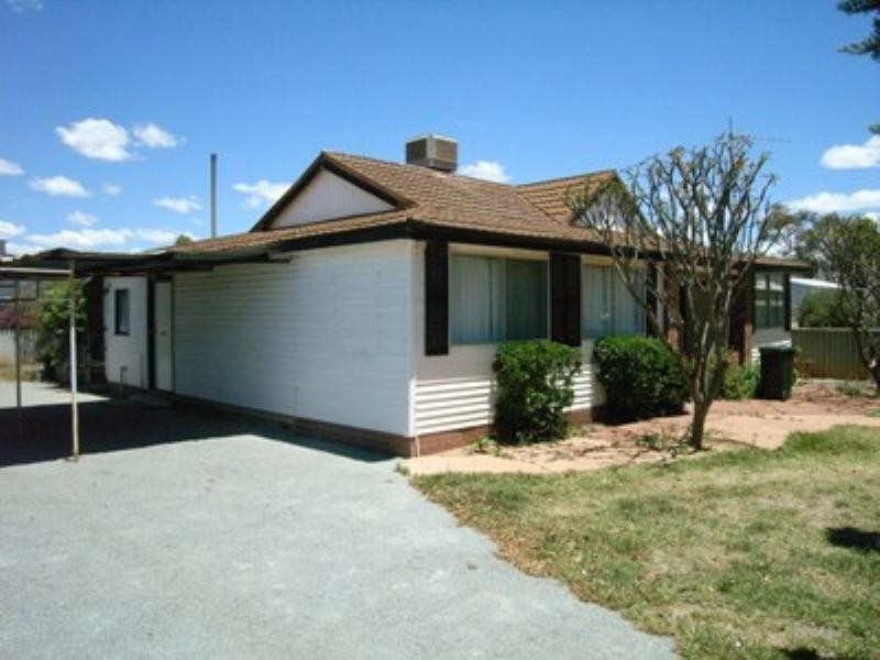 64 Williamson, Three Springs WA 6519