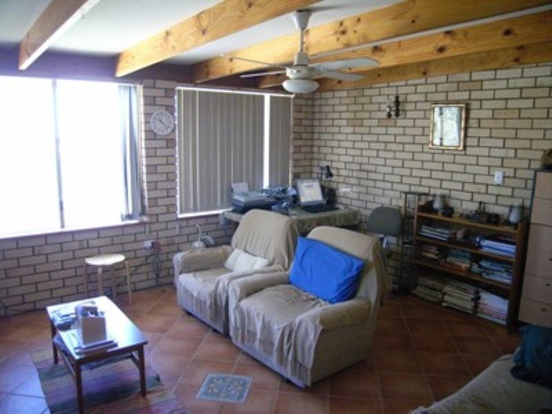 10 Downes Way, Port Denison WA 6525