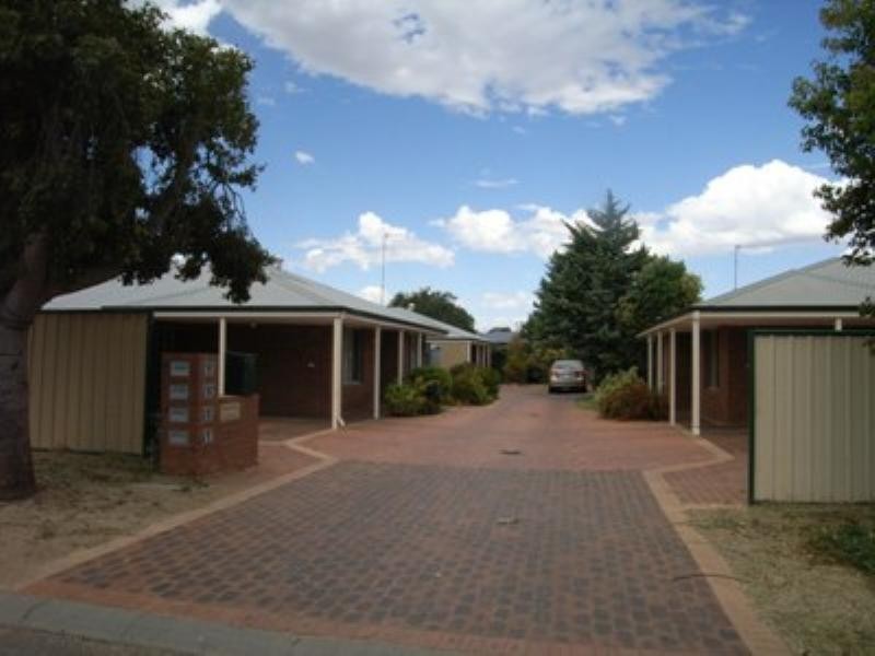 4/14 Hosken Street, Dongara WA 6525