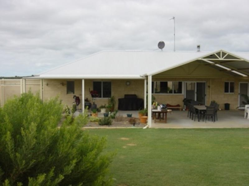 142 Wimpole Road, Dongara WA 6525