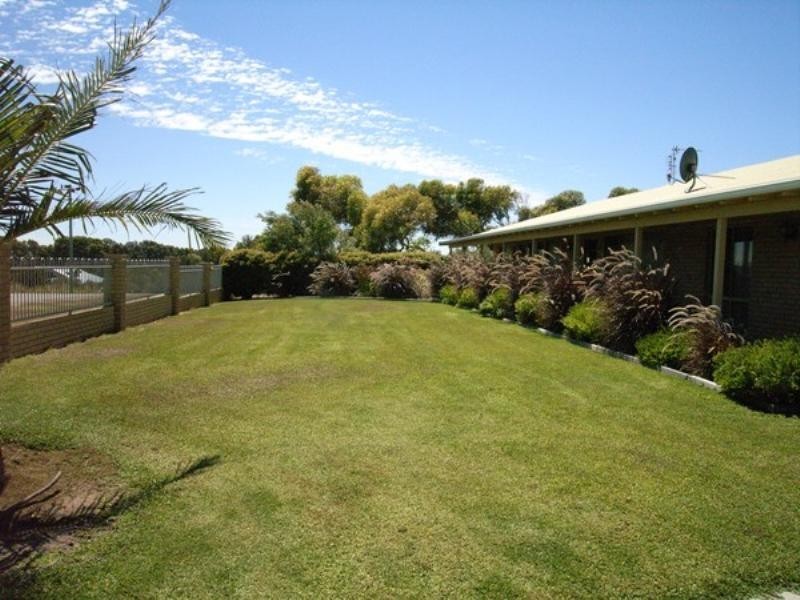 25 Philbey Road, Dongara WA 6525