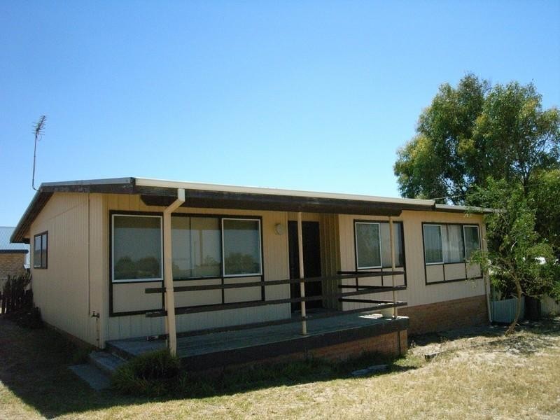 10 Bungaru Road, Port Denison WA 6525