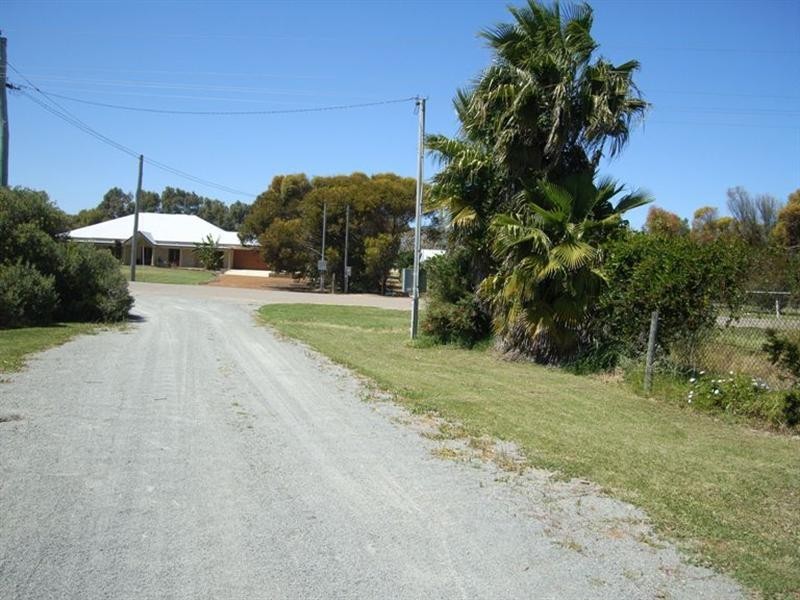 17 Brennand Road, Dongara WA 6525