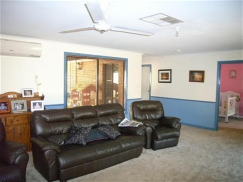 17 Brennand Road, Dongara WA 6525