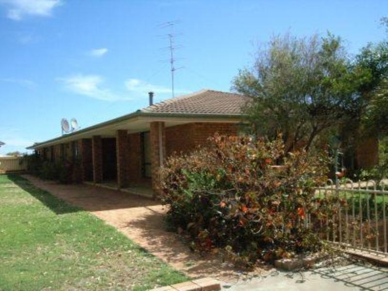 99 Point Leander Drive, Port Denison WA 6525