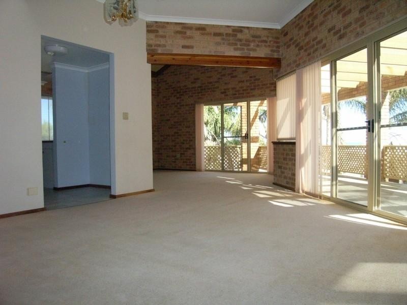 19 Bartlett Place, Port Denison WA 6525