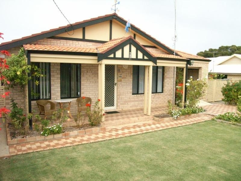 21 Bungaru Road, Port Denison WA 6525