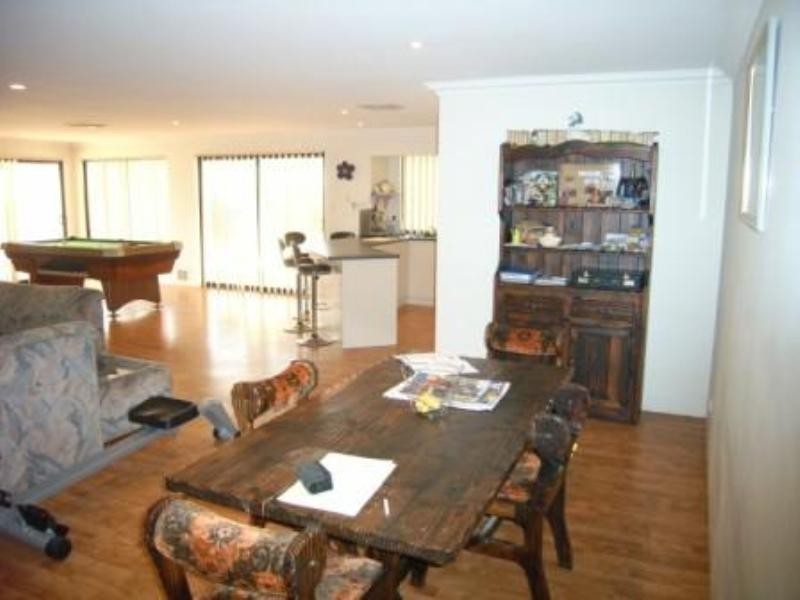 10 Mitchell Heights, Dongara WA 6525