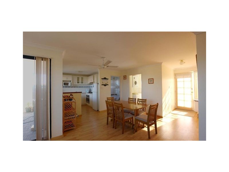 4/6 Marina Heights, Port Denison WA 6525