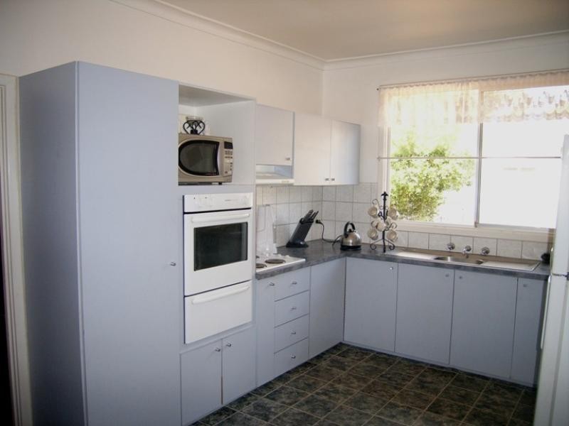 4 Christie Street, Three Springs WA 6519