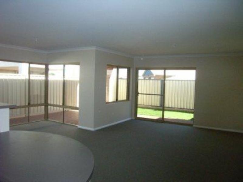 11 Damia, Dongara WA 6525