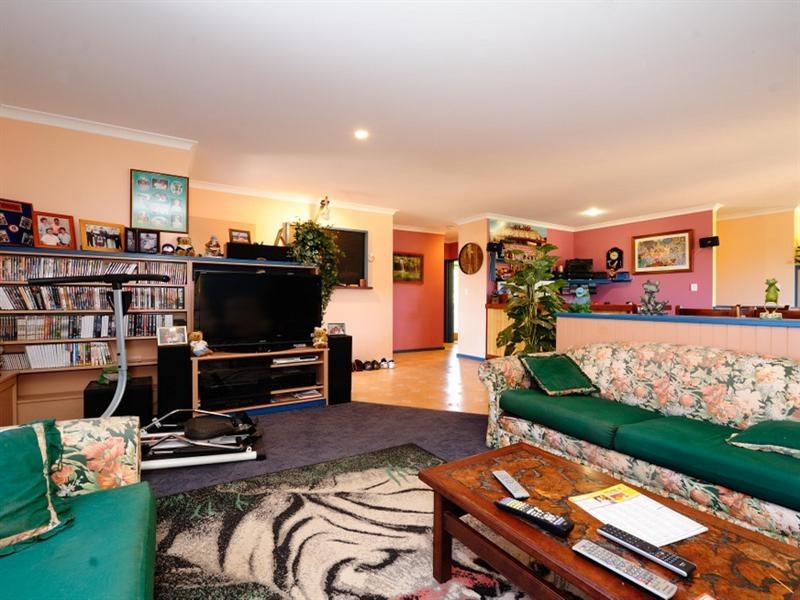 1 McNaboe Court, Port Denison WA 6525