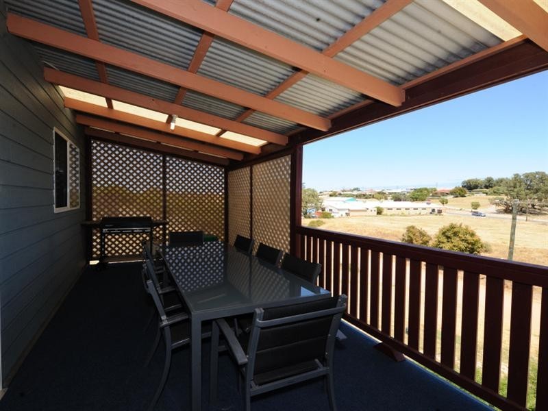 1 McNaboe Court, Port Denison WA 6525