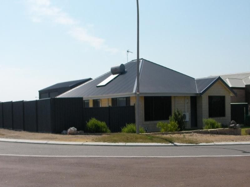 33 Premier Circle, Dongara WA 6525