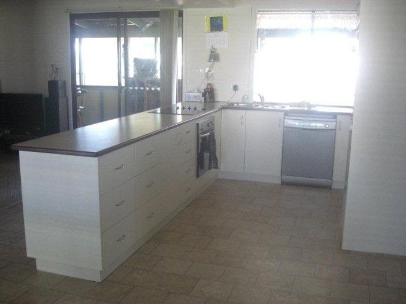 16 Armstrong Street, Dongara WA 6525