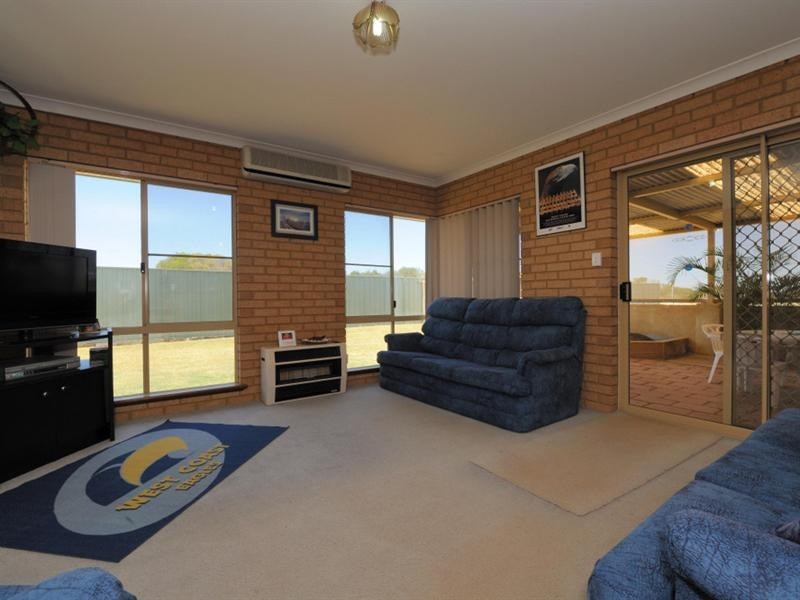 25 Massingham Place, Dongara WA 6525