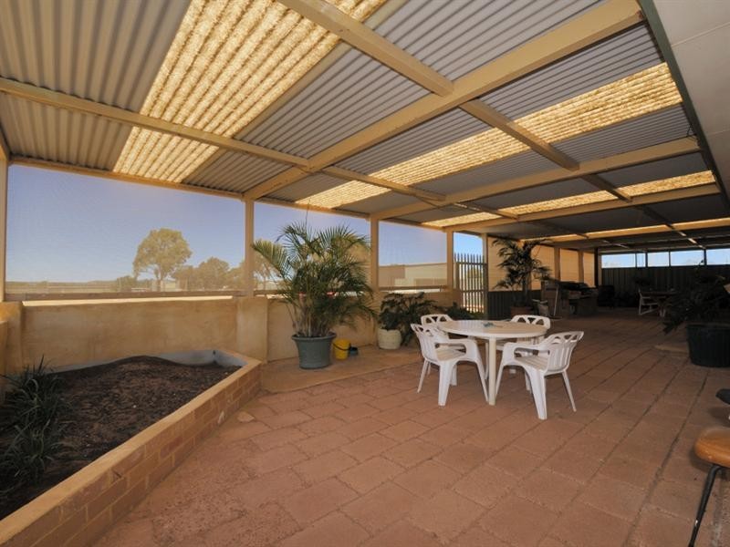 25 Massingham Place, Dongara WA 6525