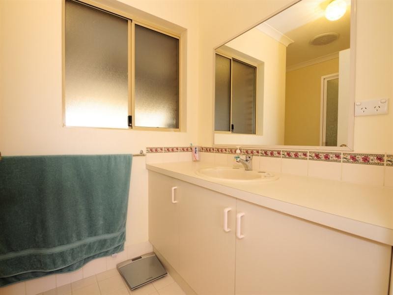 25 Massingham Place, Dongara WA 6525