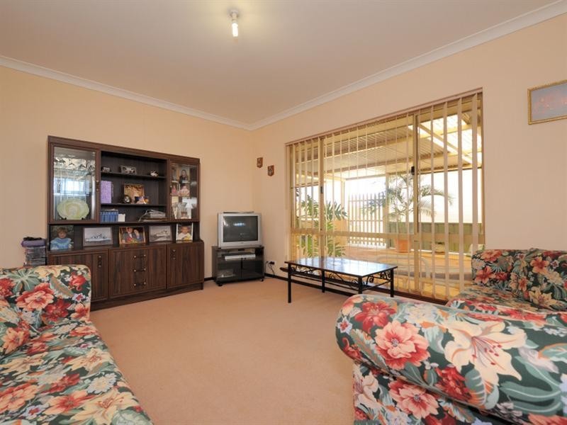 25 Massingham Place, Dongara WA 6525