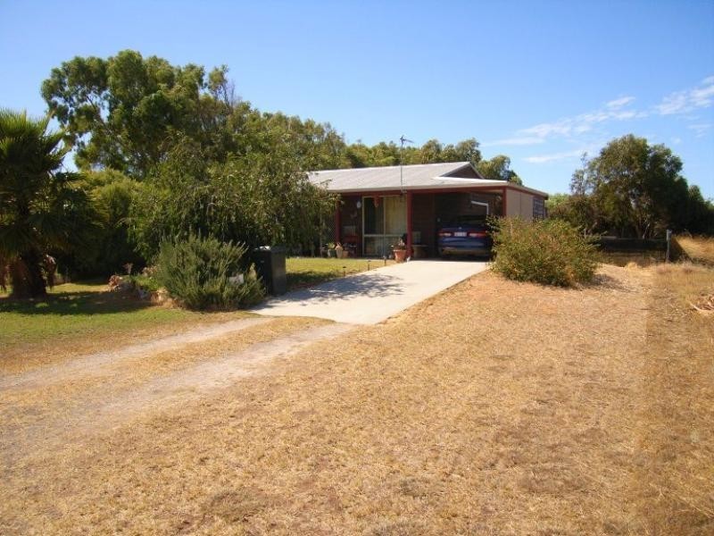 7 Massingham Place, Dongara WA 6525
