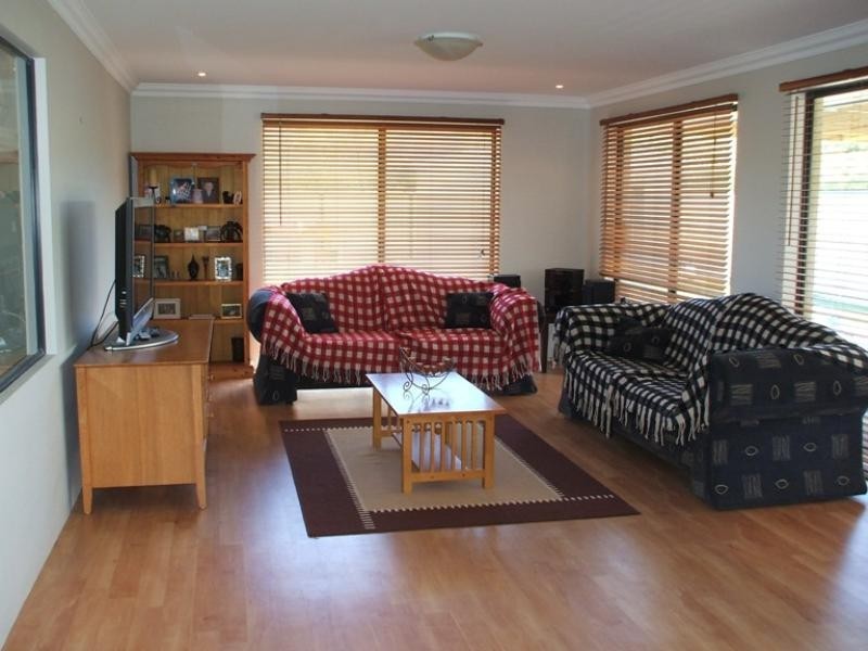 20 Gillam Drive, Dongara WA 6525