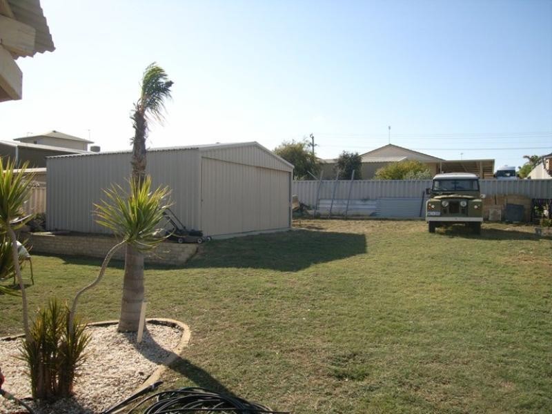 16 Peterwangey Place, Port Denison WA 6525