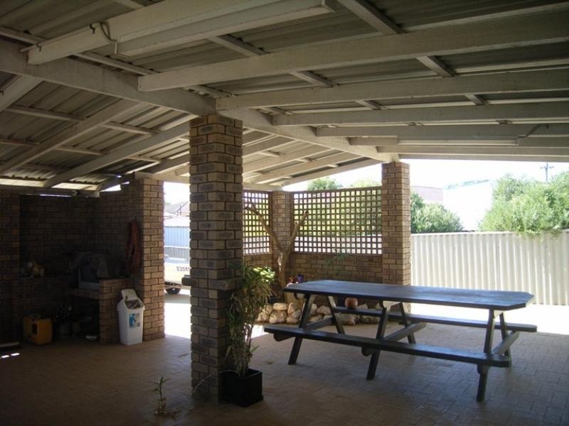 4 Richardson Road, Port Denison WA 6525