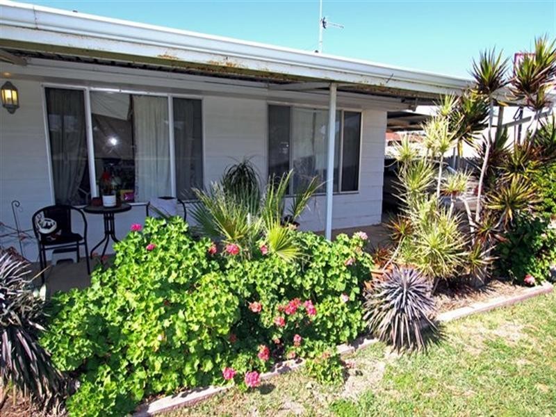 16 Dodd Street, Dongara WA 6525