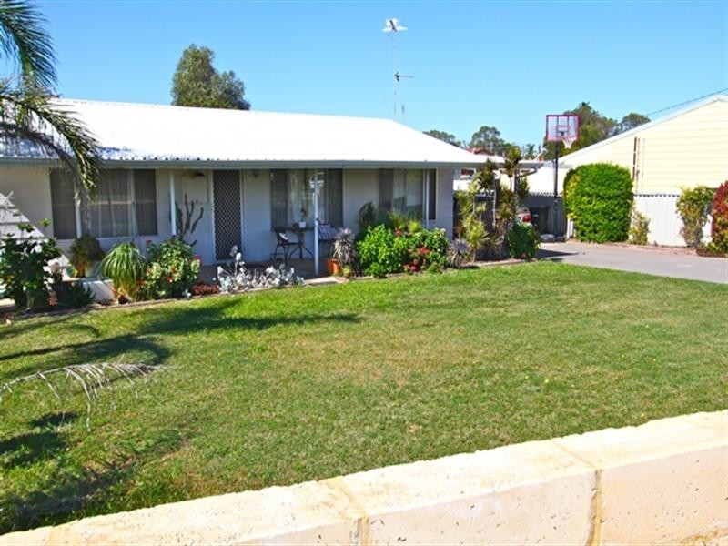 16 Dodd Street, Dongara WA 6525