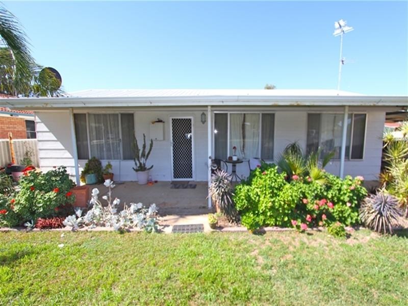 16 Dodd Street, Dongara WA 6525