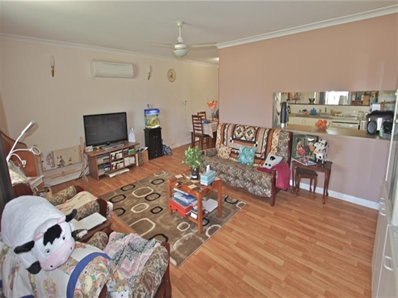 16 Dodd Street, Dongara WA 6525