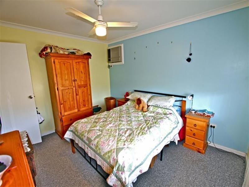 16 Dodd Street, Dongara WA 6525