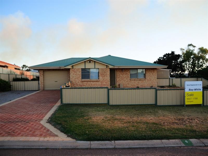 5 Mitchell Heights, Dongara WA 6525