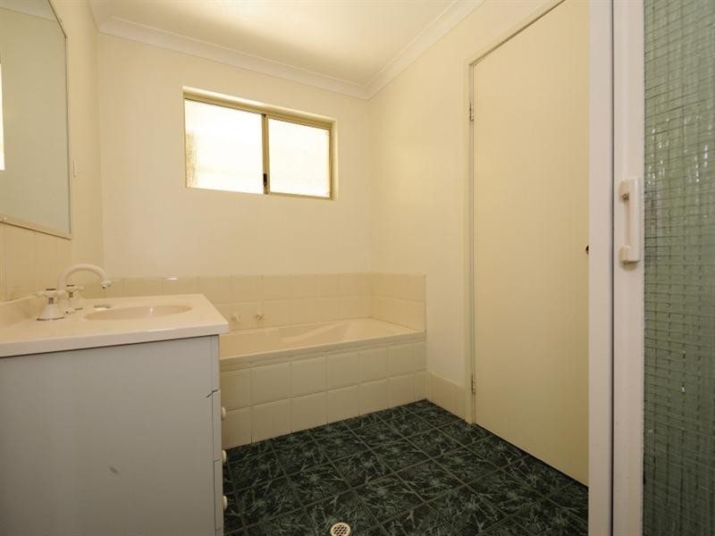 5 Mitchell Heights, Dongara WA 6525