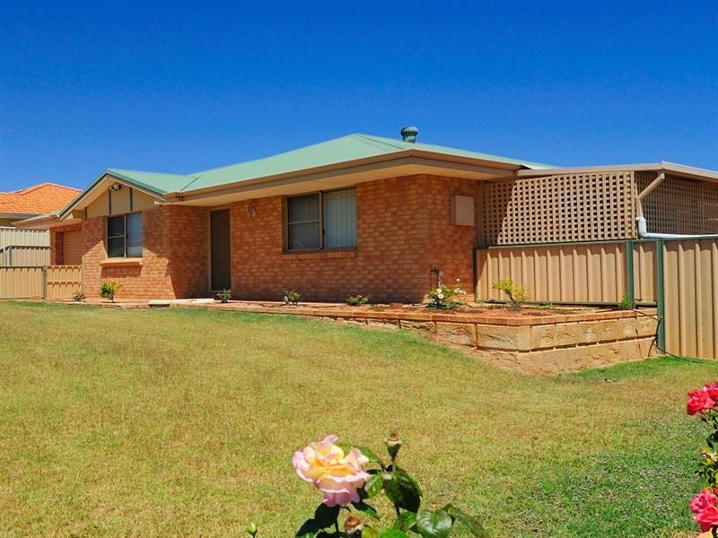 5 Mitchell Heights, Dongara WA 6525
