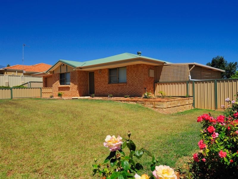 5 Mitchell Heights, Dongara WA 6525