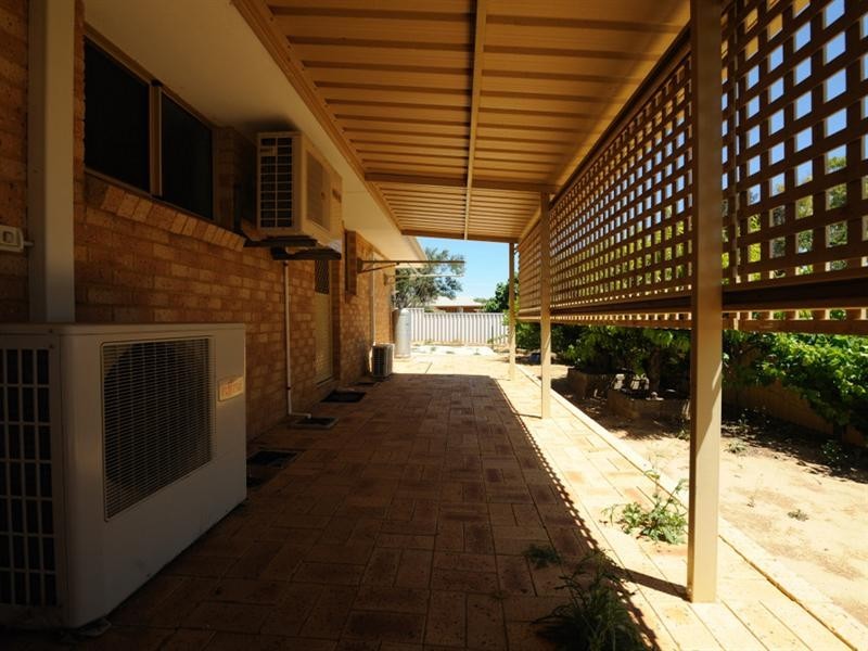 5 Mitchell Heights, Dongara WA 6525