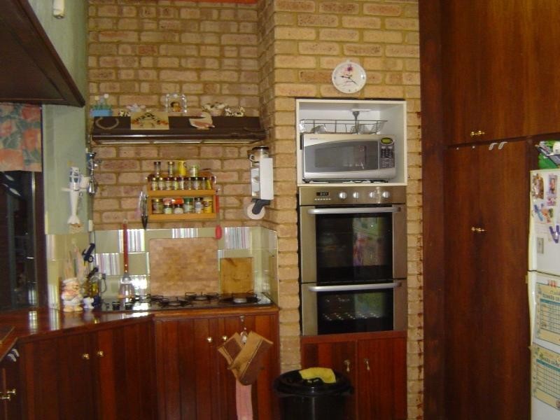 2 Rowland Street, Port Denison WA 6525