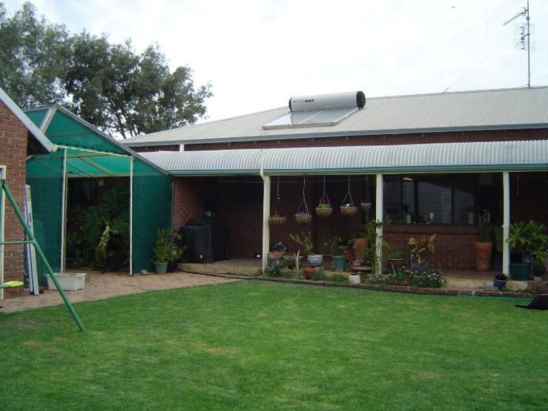 2 Rowland Street, Port Denison WA 6525