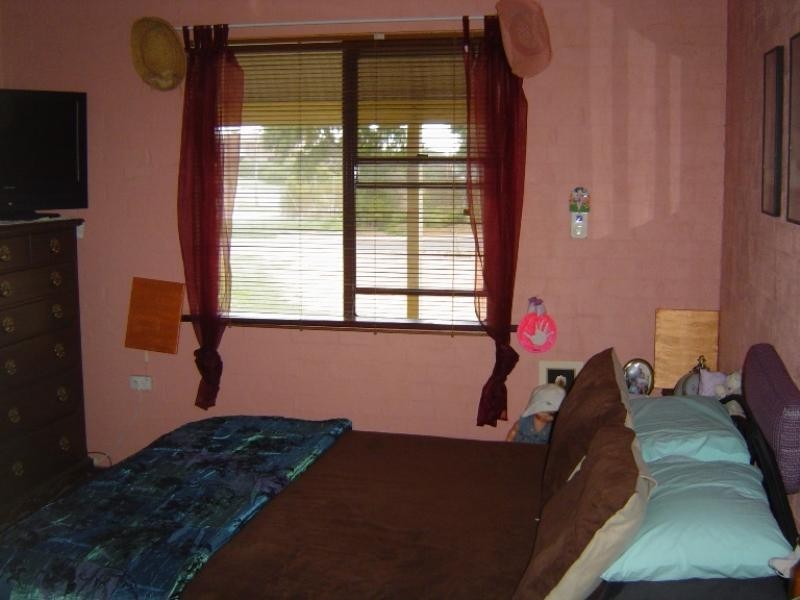 2 Rowland Street, Port Denison WA 6525