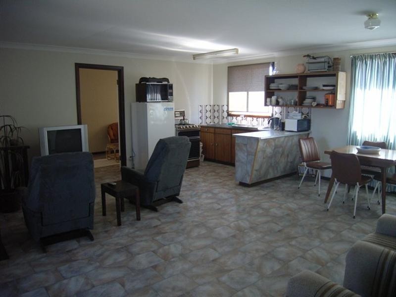 18 Downes Way, Port Denison WA 6525