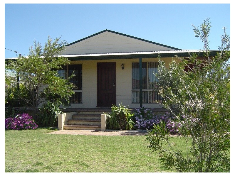 12 Peterwangy Place, Port Denison WA 6525