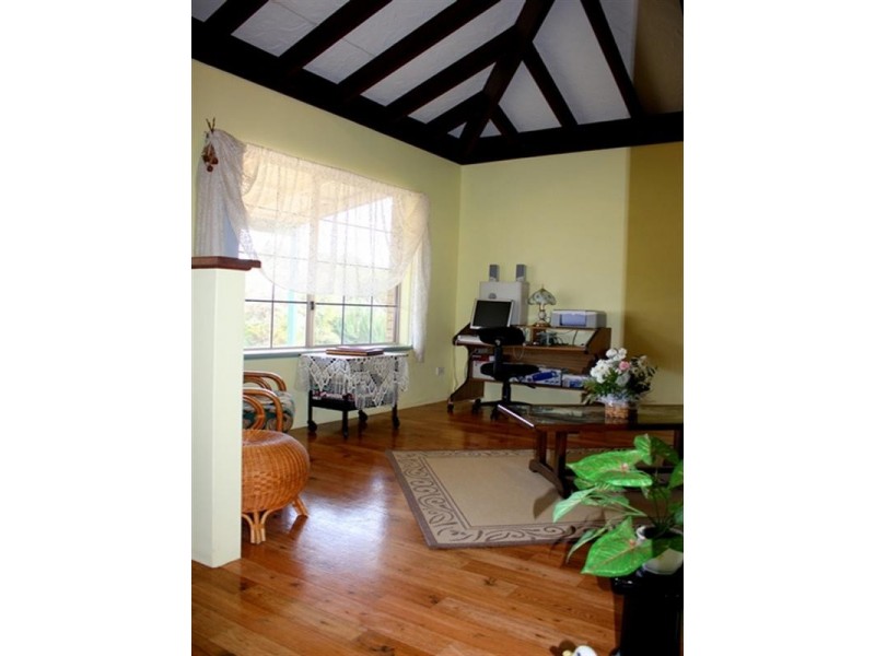 92 Tulloch Drive, Dongara WA 6525