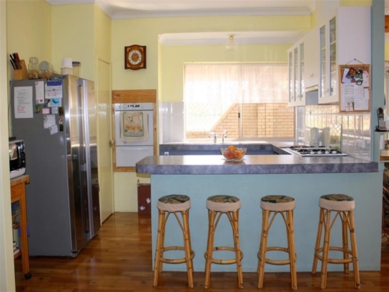 92 Tulloch Drive, Dongara WA 6525