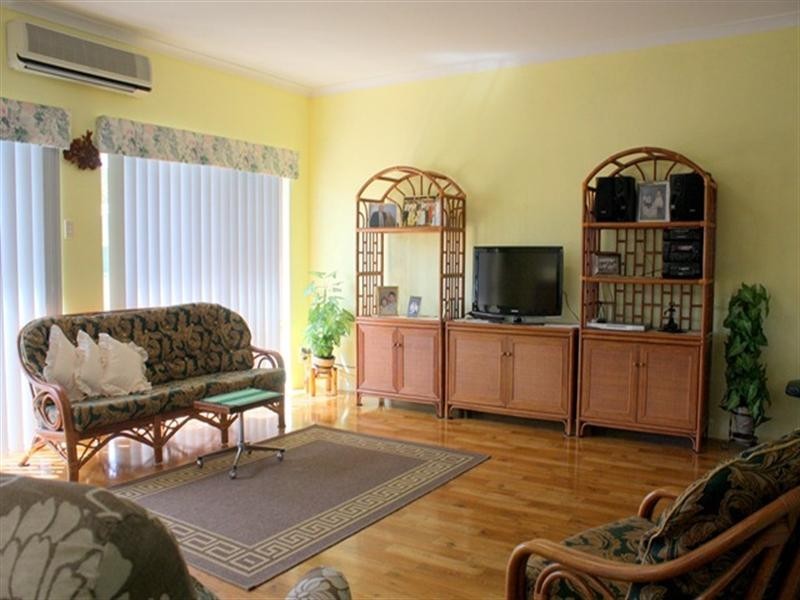 92 Tulloch Drive, Dongara WA 6525