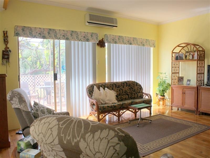 92 Tulloch Drive, Dongara WA 6525