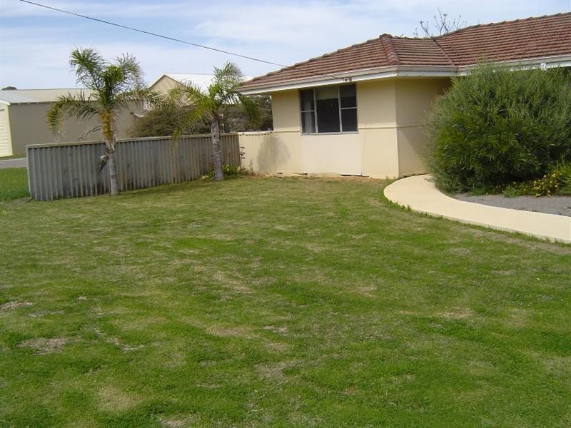 4 Russ Street, Port Denison WA 6525