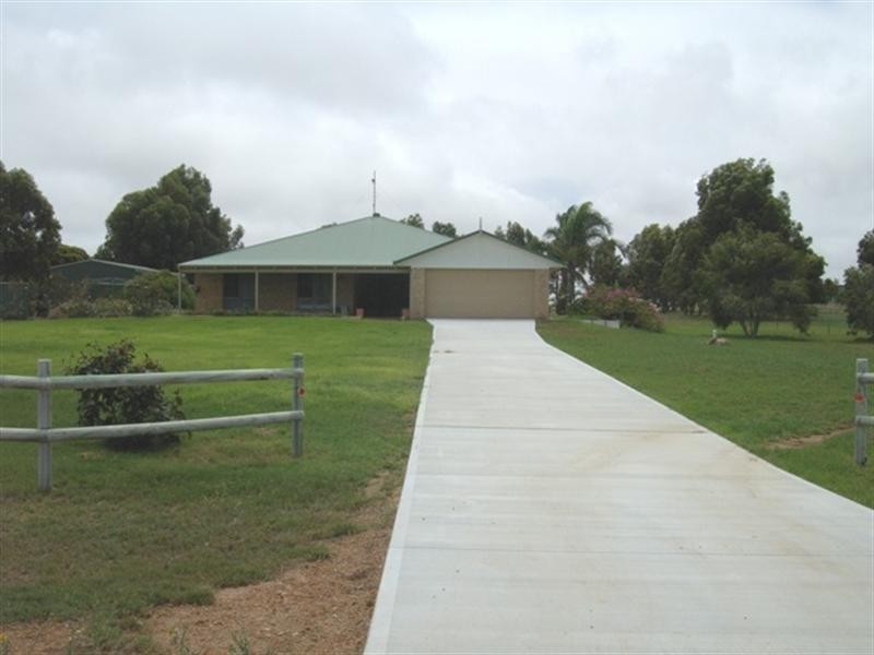 18 Sloper Vale, Dongara WA 6525