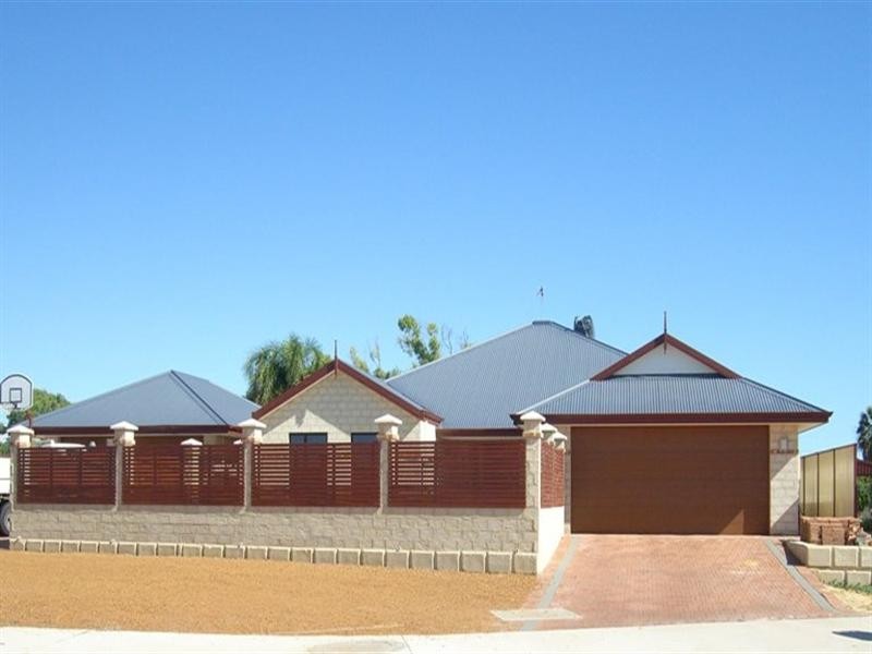 27 Pickering Drive, Dongara WA 6525